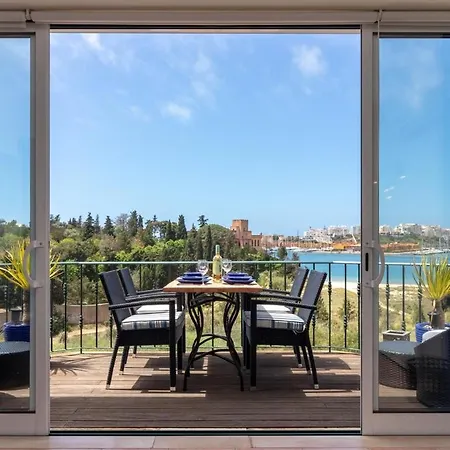 Luxury Townhouse N10 - Front-line Sea Views Hébergement de vacances *