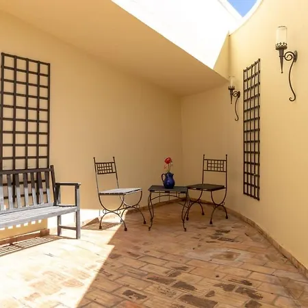 Luxury Townhouse N10 - Front-line Sea Views