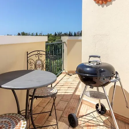 Luxury Townhouse N10 - Front-line Sea Views