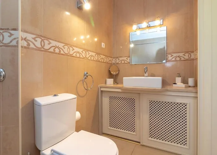 Luxury Townhouse N10 - Front-line Sea Views *
