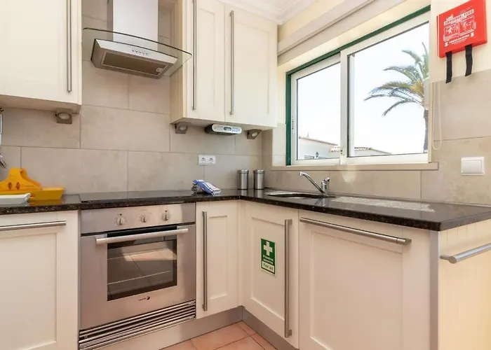 Luxury Townhouse N10 - Front-line Sea Views *