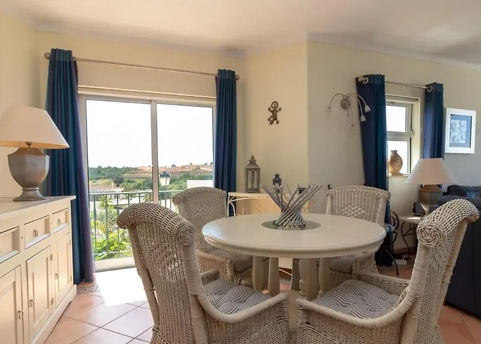 Luxury Townhouse N10 - Front-line Sea Views *