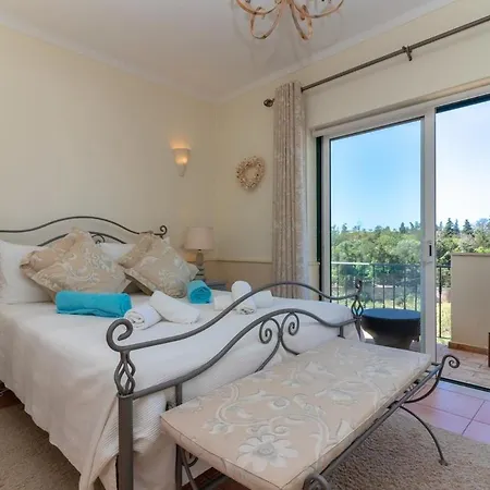 Luxury Townhouse N10 - Front-line Sea Views *