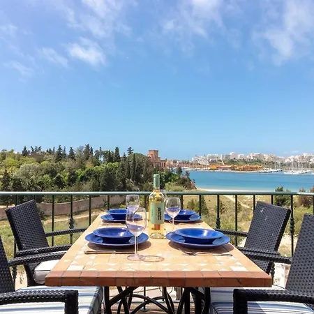 Ferienhaus Luxury Townhouse N10 - Front-line Sea Views *