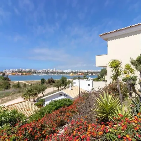 Luxury Townhouse N10 - Front-line Sea Views Holiday home